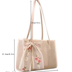 Straw beach bag